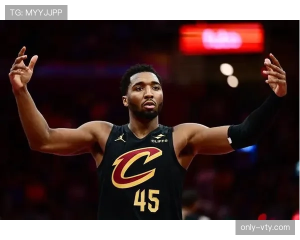 多诺万·米切尔无球跑动提速提升关键时刻得分效率
